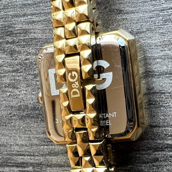 Authentic Dolce & Gabbana Mini Gold Watch - Picture 9 of 10